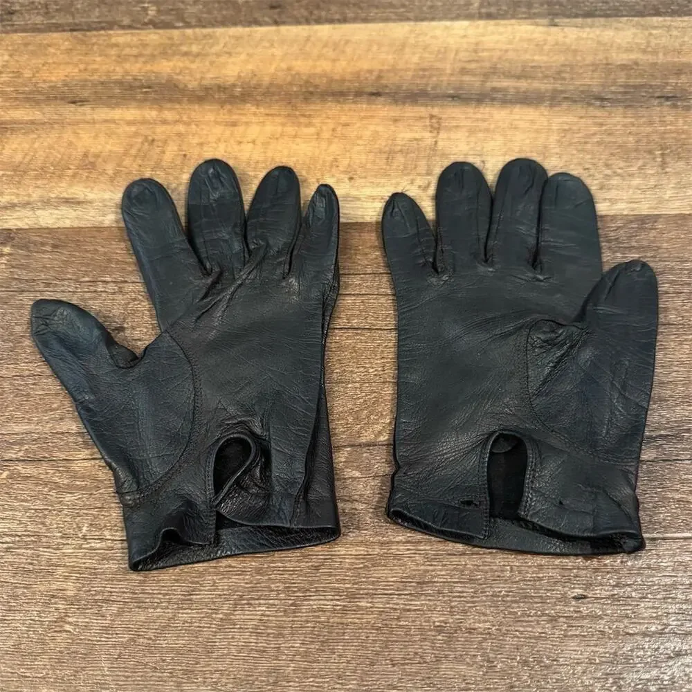 Vintage Women's Black Leather Driving Gloves No Wrist Button Sz 7 Italy READ